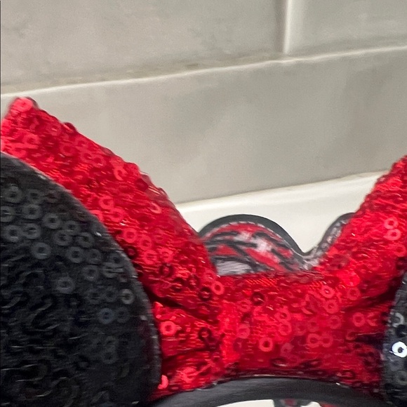 Pirate Minnie Mouse Ears Headband - Red and Black - Picture 4 of 4